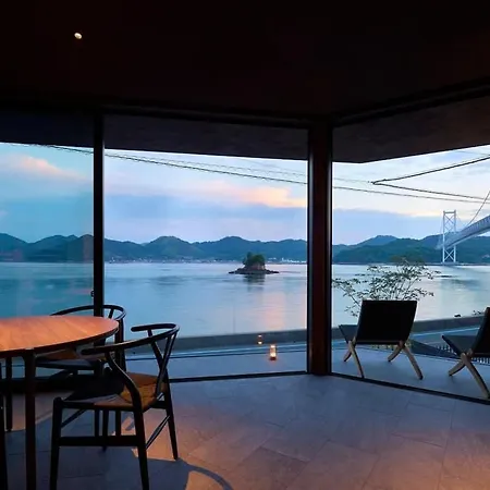 Seaside Villa Seen Deep Sea Onomichi Exterior photo