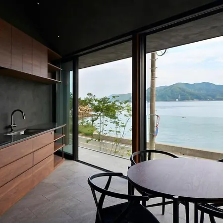 Seaside Villa Seen Deep Sea Onomichi Exterior photo
